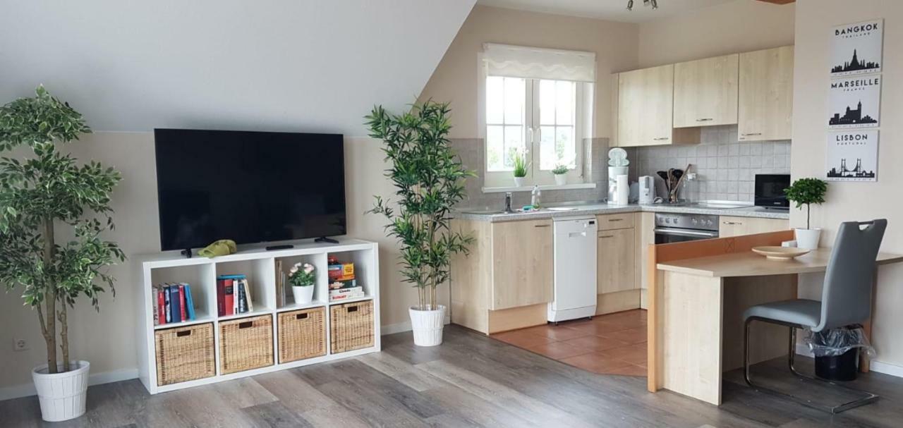 Ferienapartment Wiese & Meer Auf Ruegen Neddesitz Extérieur photo